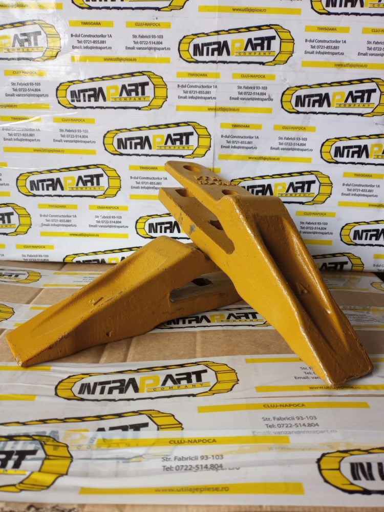 1358203 DINTE CUPA BULDOEXCAVATOR CAT